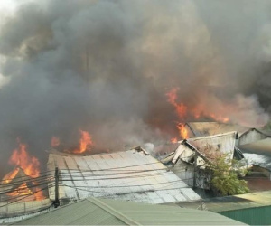 Cháy lớn tại xưởng sản xuất đồ gỗ ở Thạch Thất