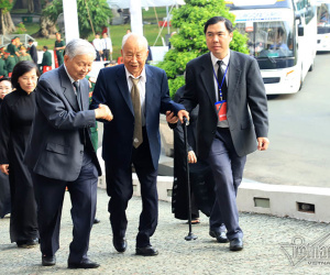 Nguyên Bộ trưởng chống gậy tiễn đưa Đại tướng Lê Đức Anh