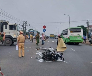 Truy tìm xe ô tô tông chết người rồi bỏ đi