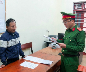 Chấp nhau lời nói, vác dao đâm bạn nhậu trọng thương