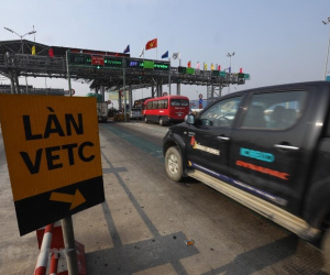 Phạt ô tô không dán thẻ cố tình đi vào làn thu phí không dừngPhạt ô tô không dán thẻ cố tình đi vào làn thu phí không dừng