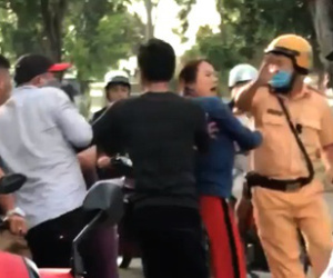 Triệu tập nhóm tấn công 2 CSGT ở TP.HCM