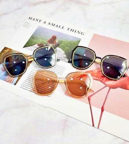 Mắt kính gọng viền vàng 5037