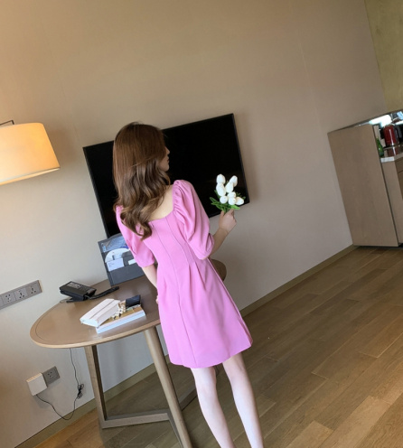 Đầm chữ A tay lỡ cổ vuông