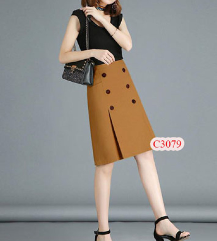 Chân váy chữ A màu nâu đính 6 nút có túi- C3079