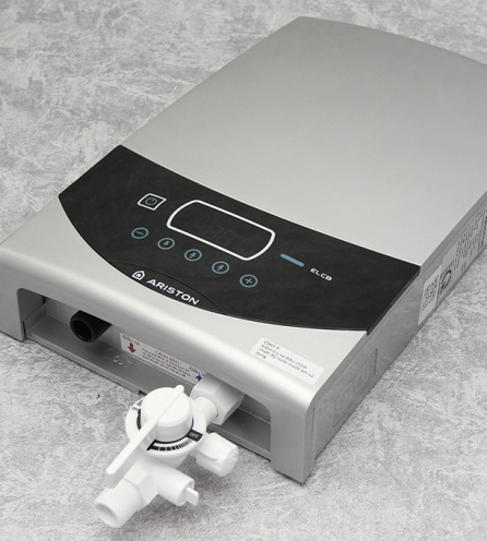 Máy nước nóng Ariston 4500W