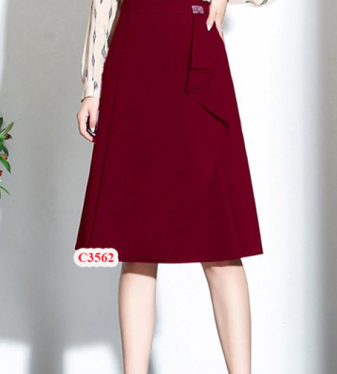 Chân váy màu đỏ phối bèo đính phụ kiện - C3562