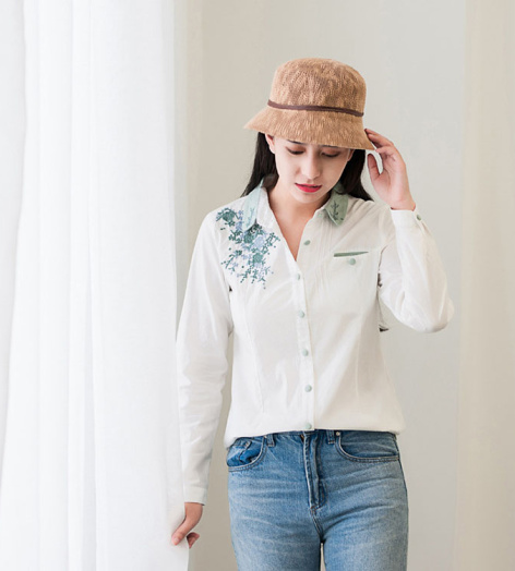 Áo Sơ Mi Thêu Hoa Cổ Phối Màu 565