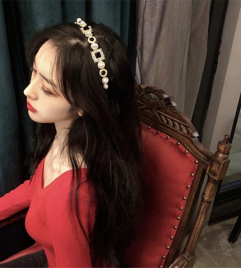 CÀI TÓC CAO CẤP ĐÍNH ĐÁ ĐEN XEN KẼ NGỌC TRAI - CT617