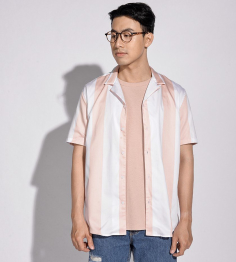 Áo Sơ Mi Nam Ngắn Tay Kẻ Sọc Form Regular 10S20SHS009